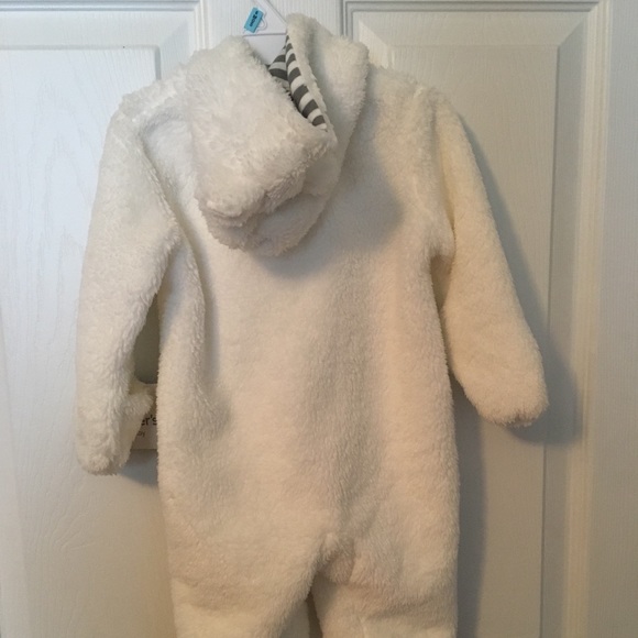 Carter’s neutral 6 month snowsuit NWT - Picture 2 of 2